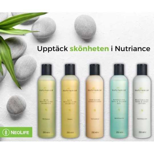 Gör din kropp silkeslen med fuktgörare och mjukgörande ingredienser.