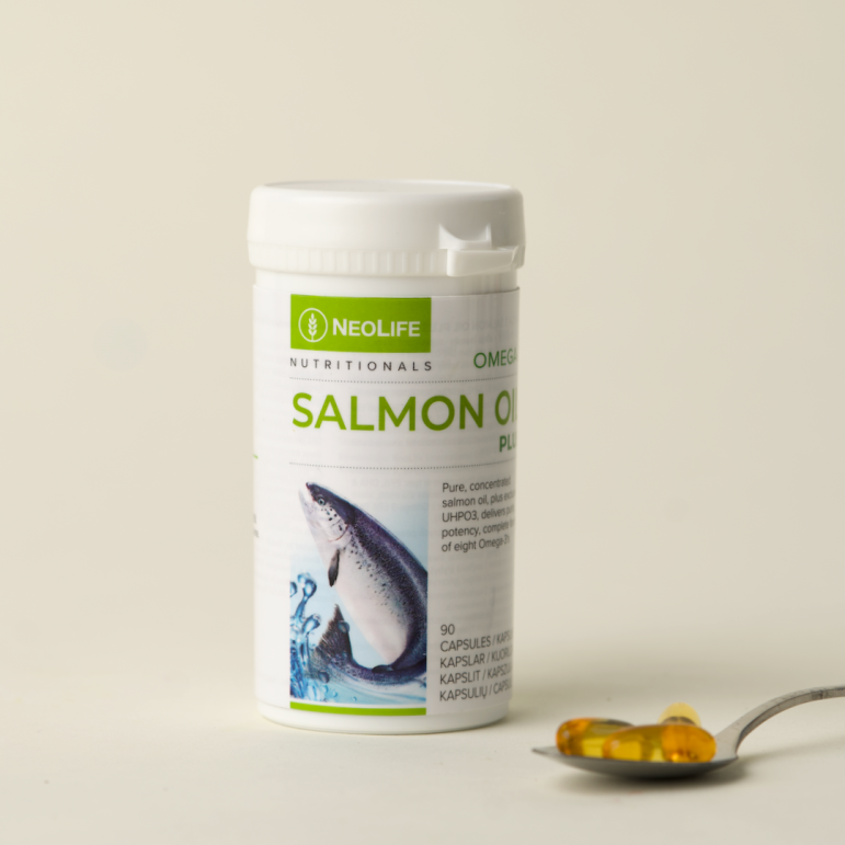Omega 3 Plus, kallpressad och från  färsk lax från orörda vatten.